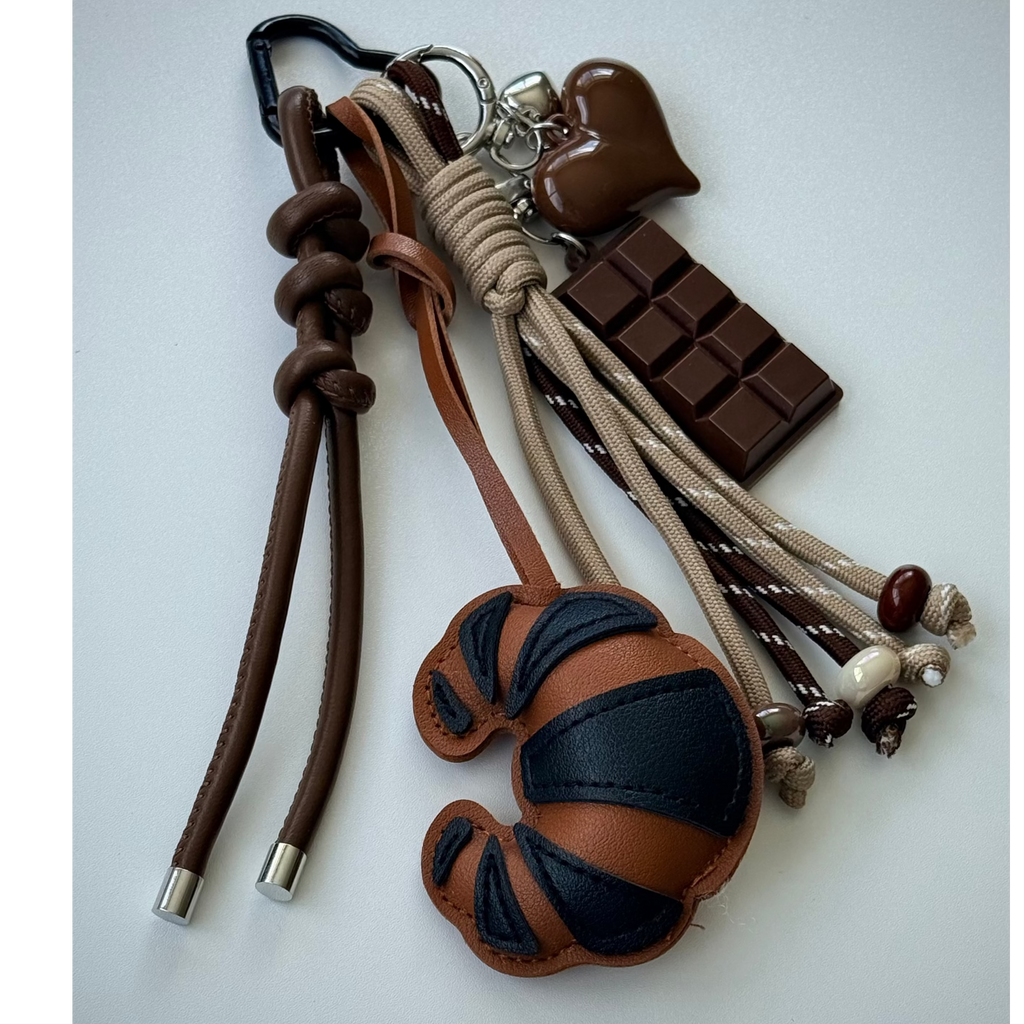 🤎 Chocolate Croissant Charm Keychain – Black Edition 🥐🍫