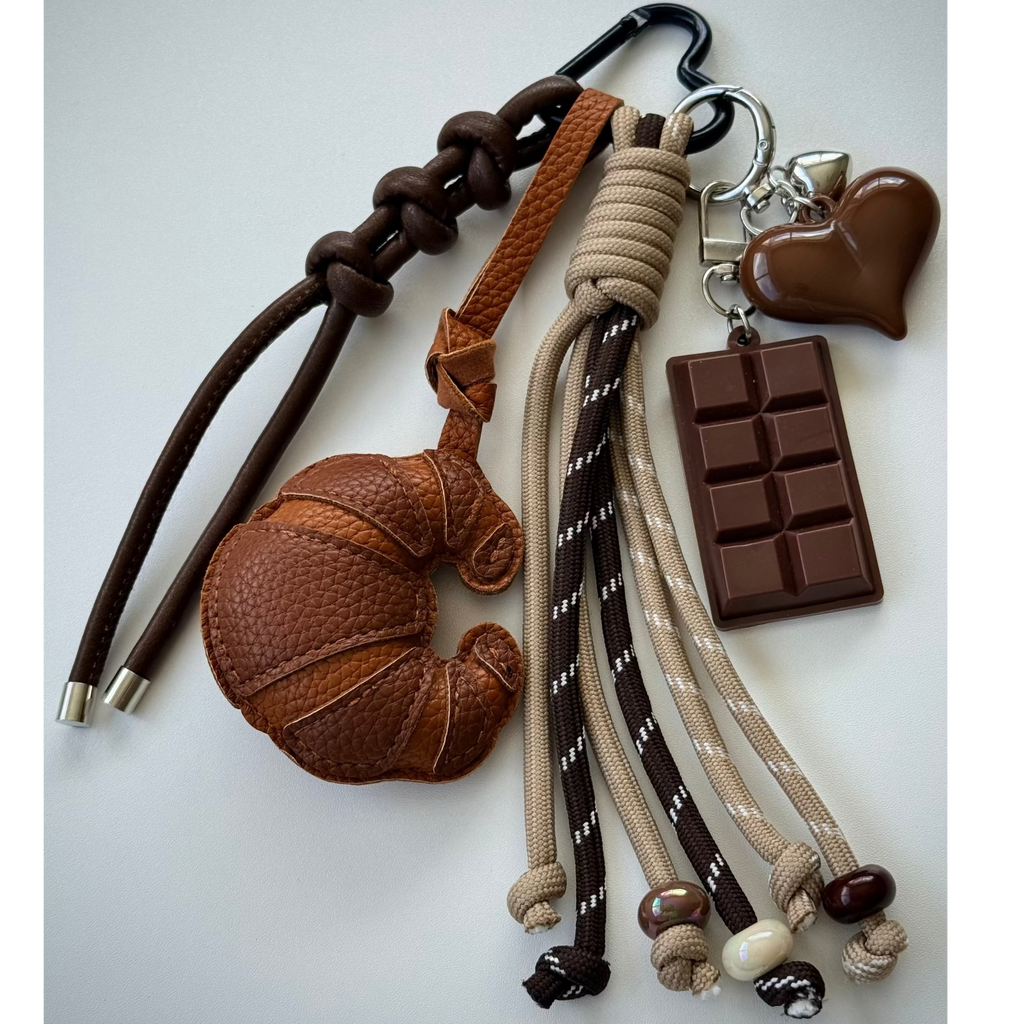 🤎 Chocolate Croissant Charm Keychain 🍫🥐
